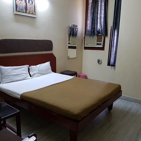 蒂鲁帕蒂 Sri Sai Residency酒店 外观 照片