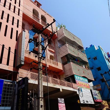 蒂鲁帕蒂 Sri Sai Residency酒店 外观 照片