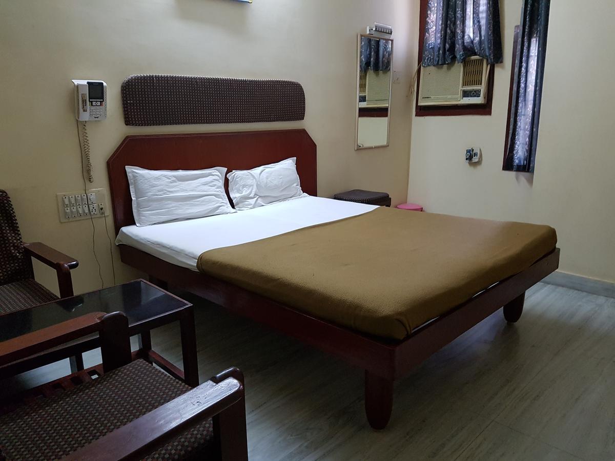 蒂鲁帕蒂 Sri Sai Residency酒店 外观 照片